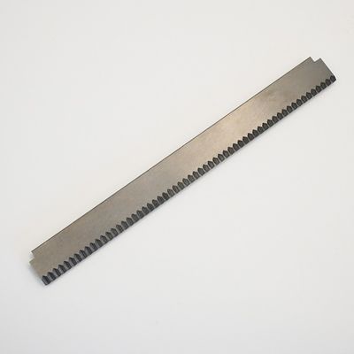 पैकेजिंग मशीनों के लिए दांतेदार चाकू ब्लेड कस्टम विभिन्न गैर-मानक सीमेंटेड टंगस्टन कार्बाइड औद्योगिक कटिंग टूल्स