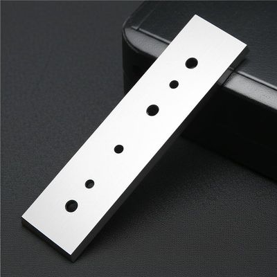 कस्टम सीमेंटेड टंगस्टन कार्बाइड मिश्र धातु तीन-छेद रासायनिक फाइबर स्लीटर ब्लेड फैब्रिक फिल्म स्लीटिंग औद्योगिक मशीन चाकू